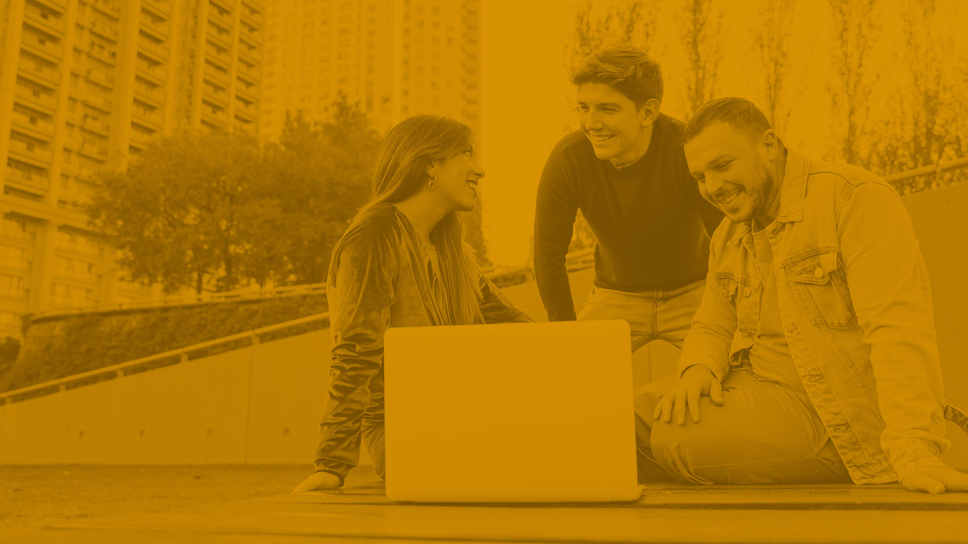 UNADE Scholarship background